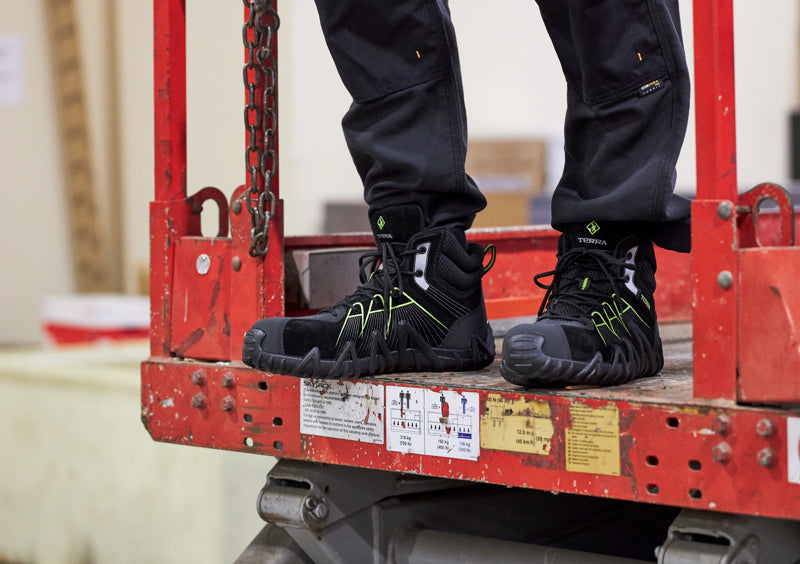 New in box! Terra Spider X Mid safety athletic boot Mens 5 black and lime Need a safety shoe that doesn main image 4